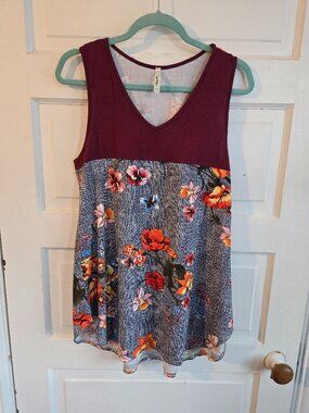 Cool Melon Floral & Faux Denim Mixed Media V-Neck Tunic - Size Large